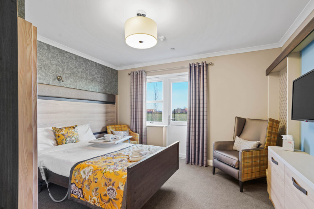 Bright en-suite bedroom
